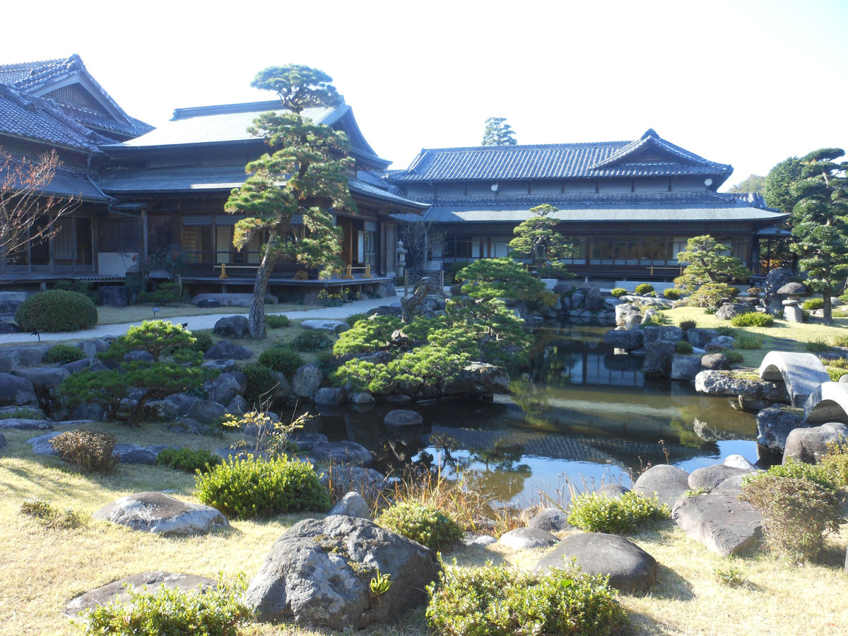 旧藏内氏庭園　（築上町）